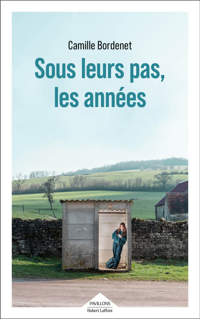 Interview de Camille Bordenet  autrice de Sous leurs pas les années, Robert Laffont. Un retour aux lieux où s’écrivent nos silences.